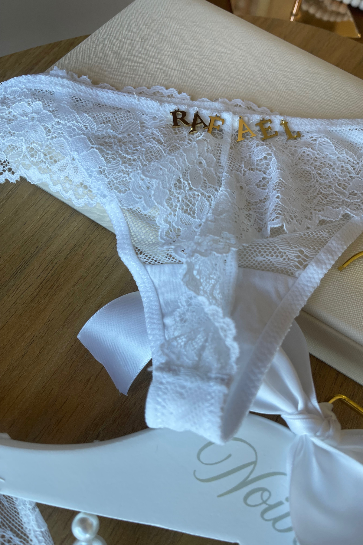 Calcinha de Renda Branca de Fio Personalizada Com Nome