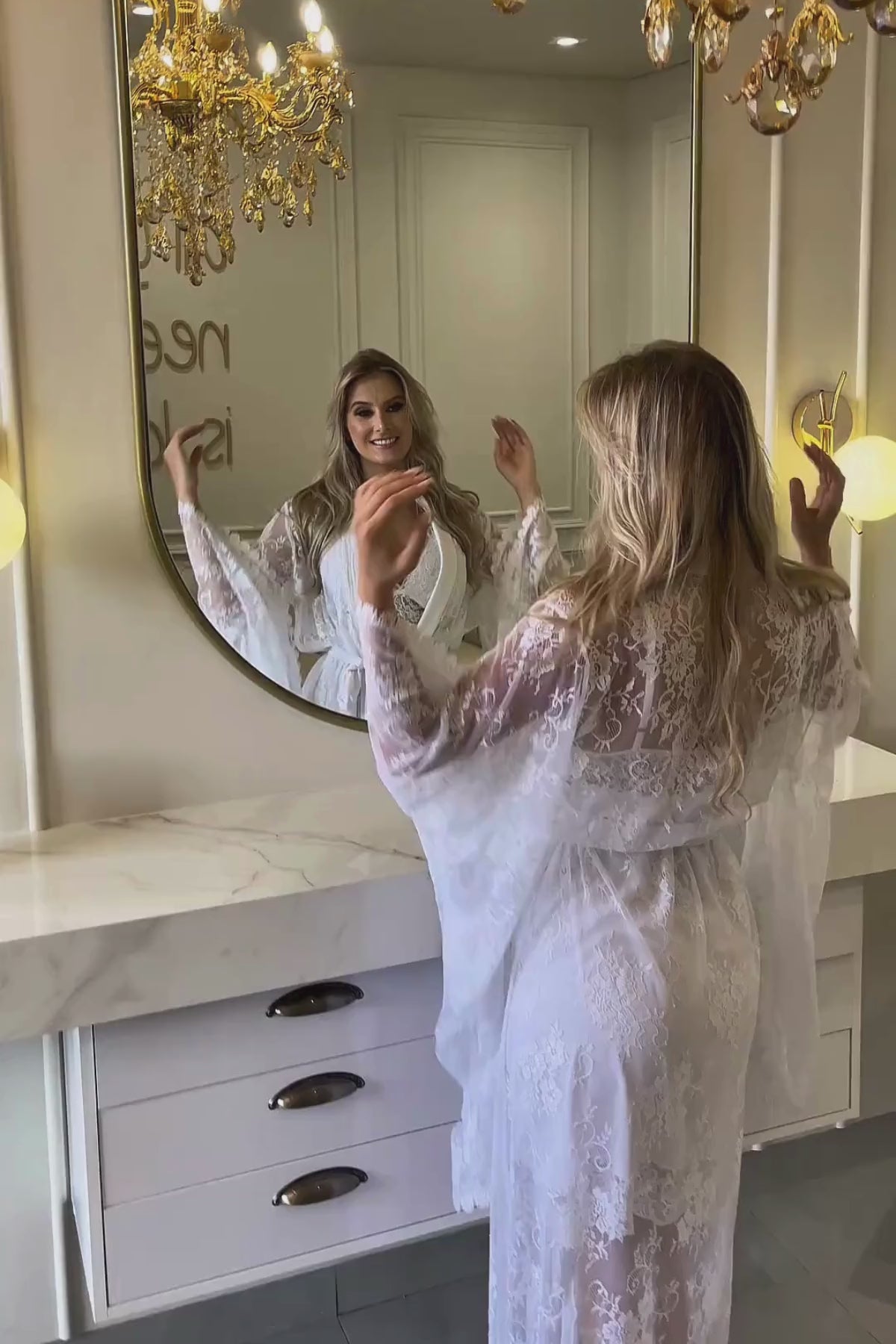 Robe Paris Jolie Noiva em Renda Chantilly Acompanha Camisola