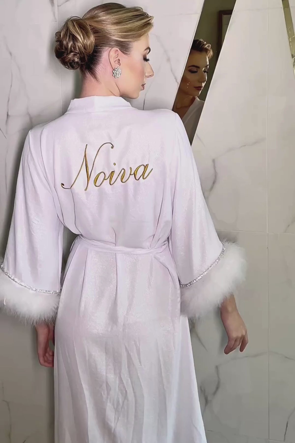 Robe Luisa Branco Longo para Noiva com Plumas Pompom e Strass