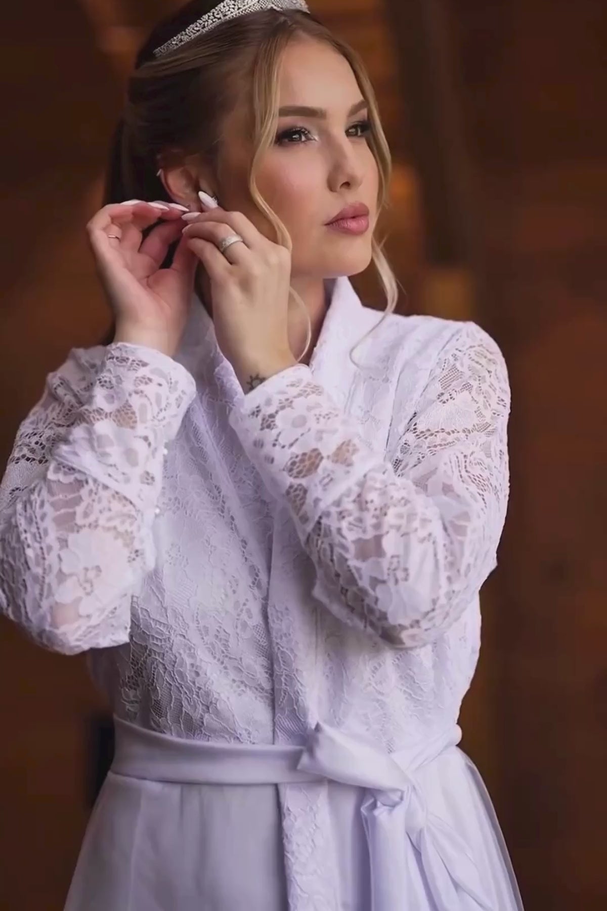 Robe Amore Longo para Noiva com Manga de Renda e Tule Sobreposto