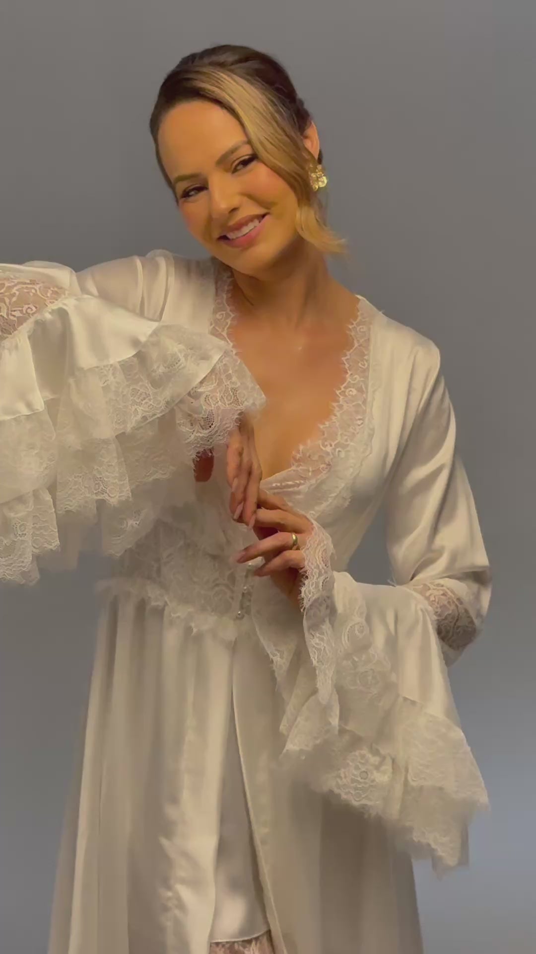 Robe Pati Longo Detalhes em Renda Chantilly