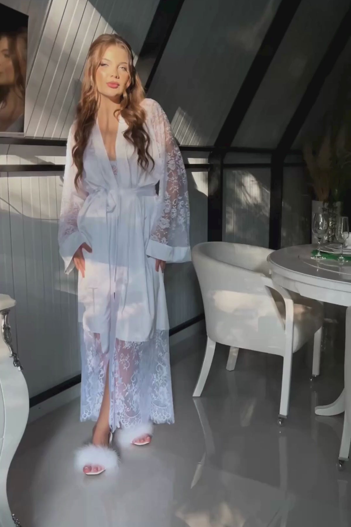 Robe Lilly Longo Branco com Renda Chantilly Delicada para Noiva