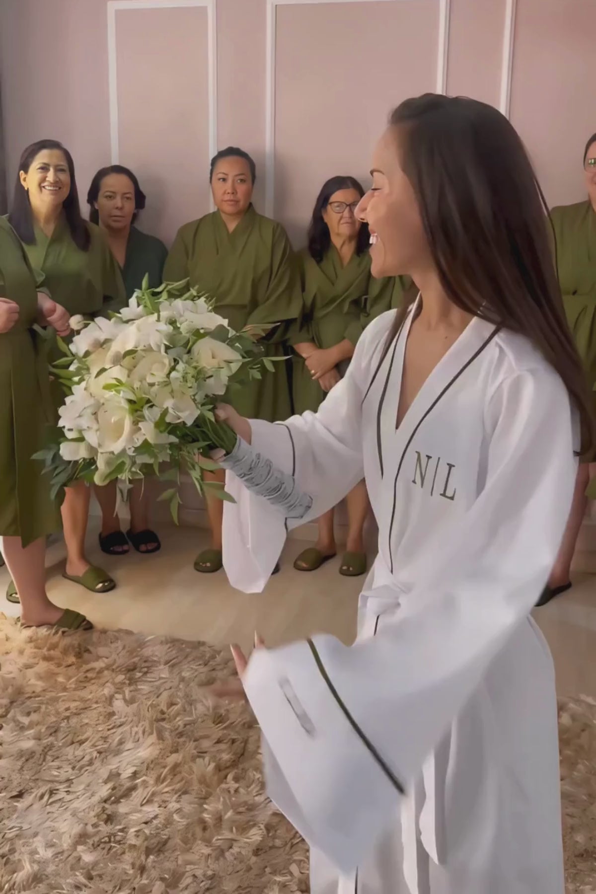 Kit Robe + Pantufa Chinelinho Verde Oliva Merida Madrinha e Mãe