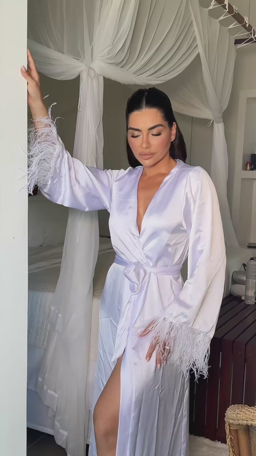 Robe Luna Longo para Noiva  com Plumas Luxo