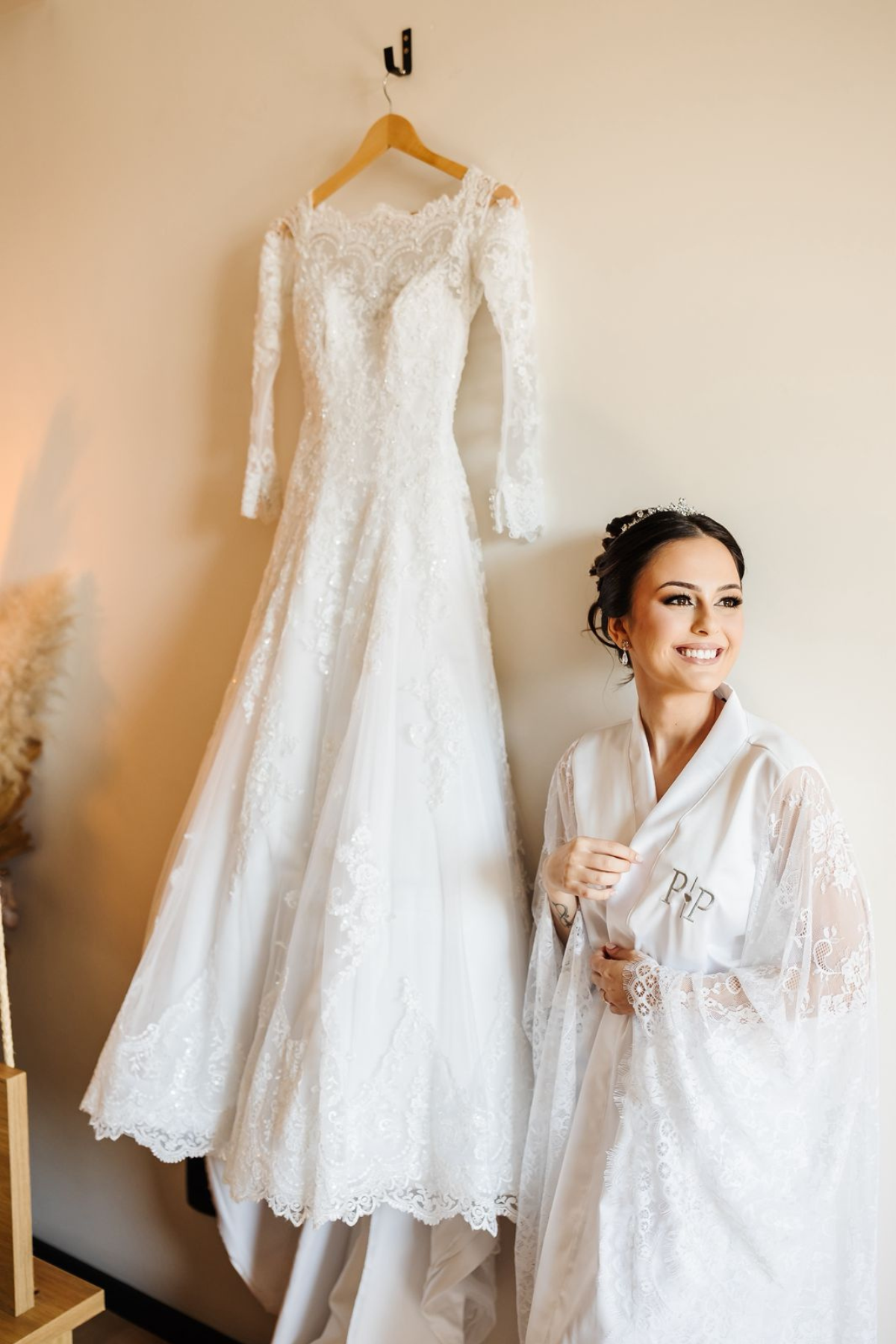 Robe Helena Curto em Renda Chantilly com Elegância para Noiva Boho Chic