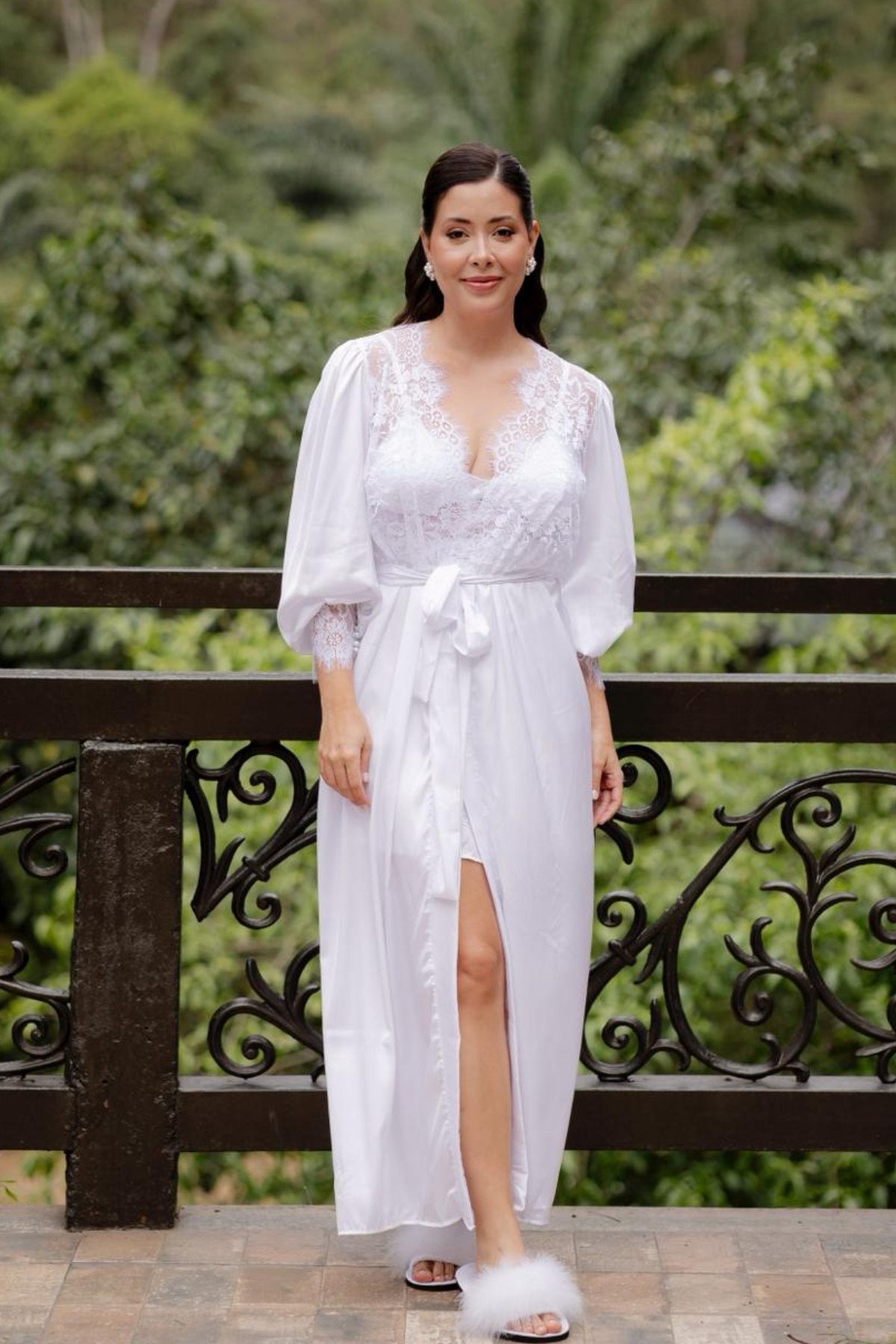 Conjunto Robe Poliana com Camisola em Renda Chantilly para Noiva Romantica