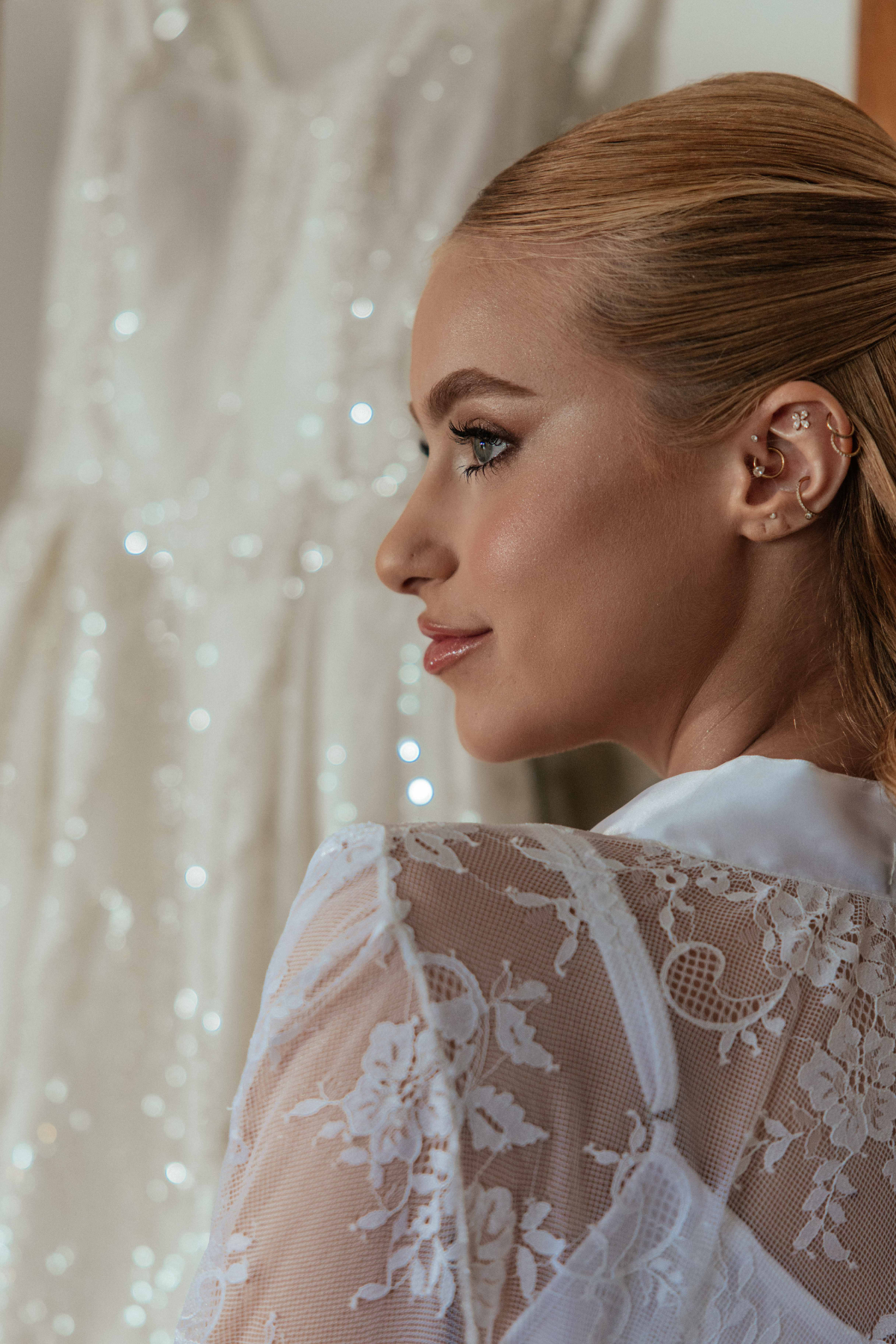 Robe Brina Longo em Renda Chantilly Francesa com Camisola Boho Chic