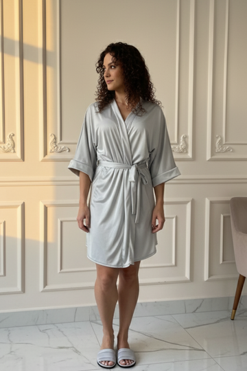 Robe Ceti Cinza Claro Para Madrinhas e Mãe da Noiva Não Amarrota