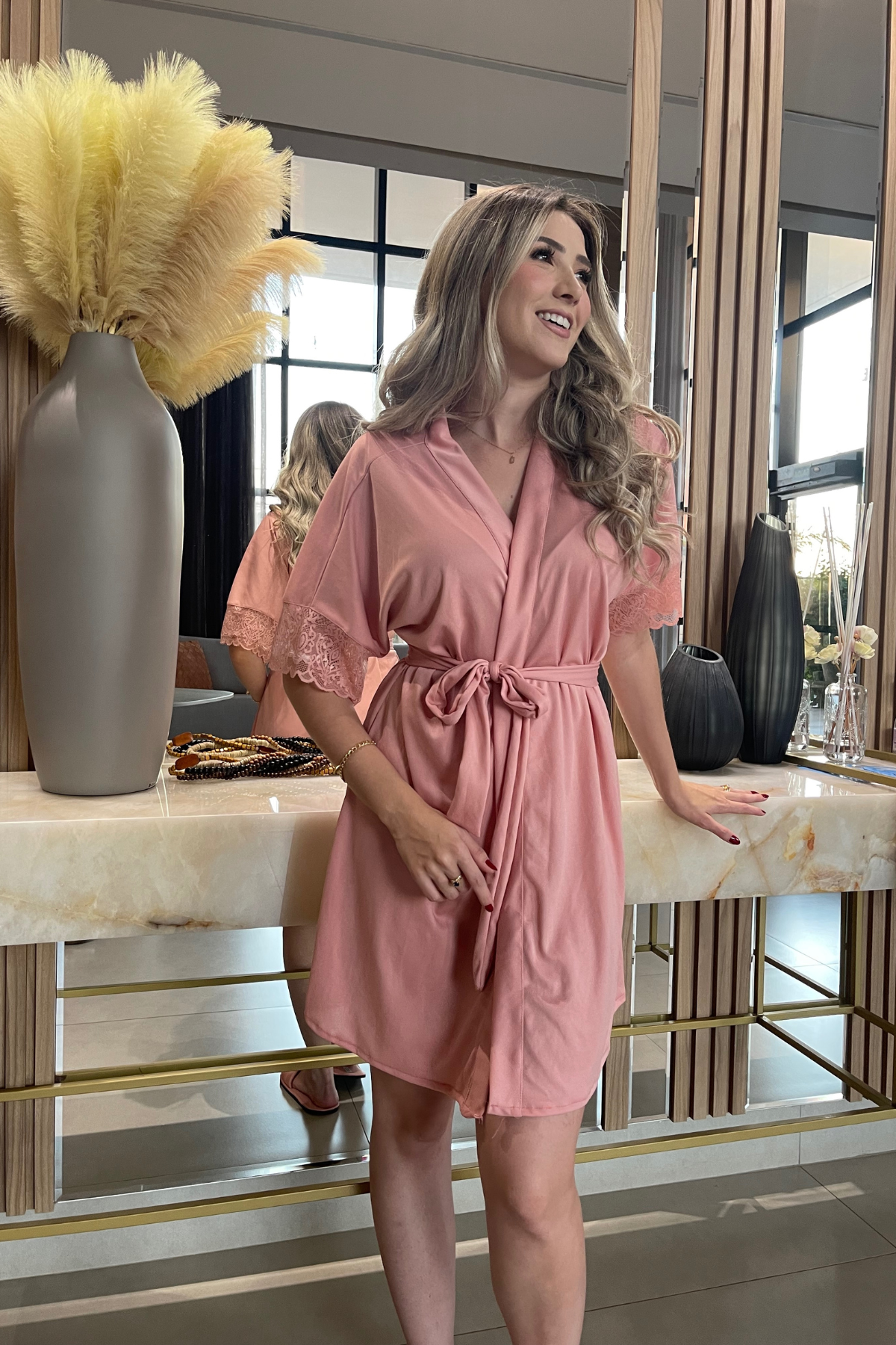 Kit Robe + Pantufa Chinelinho Leticia Rosê com Renda Madrinha Mãe da Noiva e Daminha