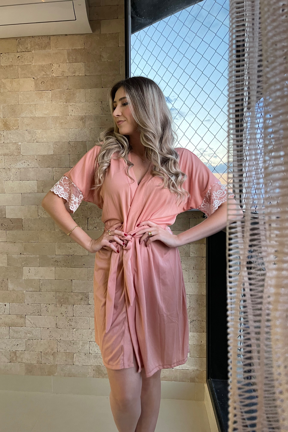 Kit Robe + Pantufa Chinelinho Leticia Rosê com Renda Madrinha Mãe da Noiva e Daminha